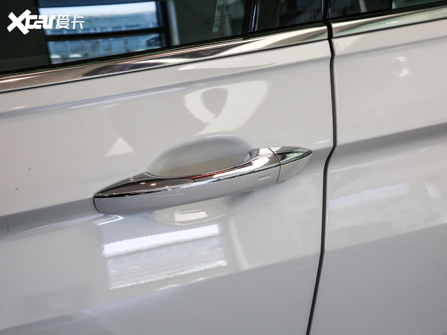 2020;^LԴ 430 PHEV F