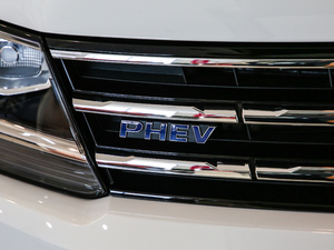 2020430 PHEV F ^
