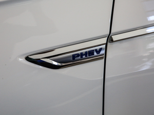 2020430 PHEV F ^