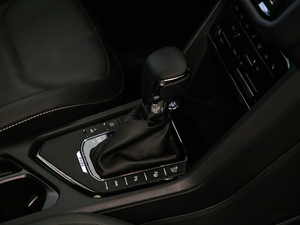 2020430 PHEV F п؅^