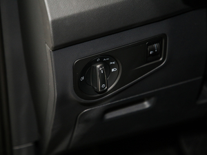 2020430 PHEV F п؅^