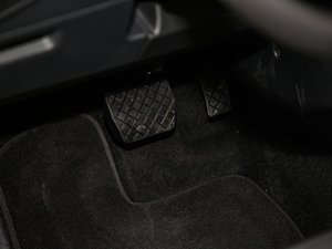 2020430 PHEV F п؅^