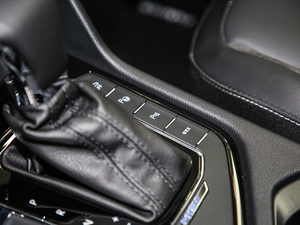 2020430 PHEV F п؅^