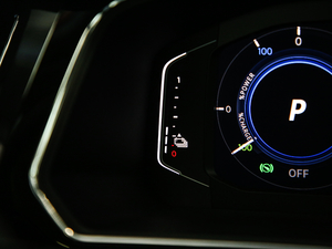 2020430 PHEV F п؅^