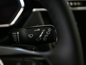 2020430 PHEV F п؅^