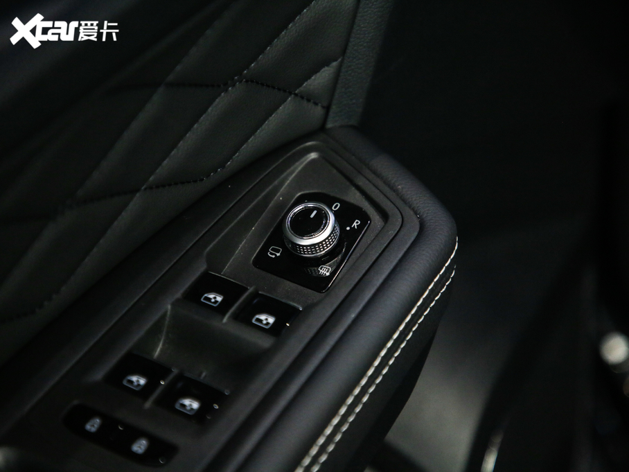 2020;X Ŀ 380TSI (q)A