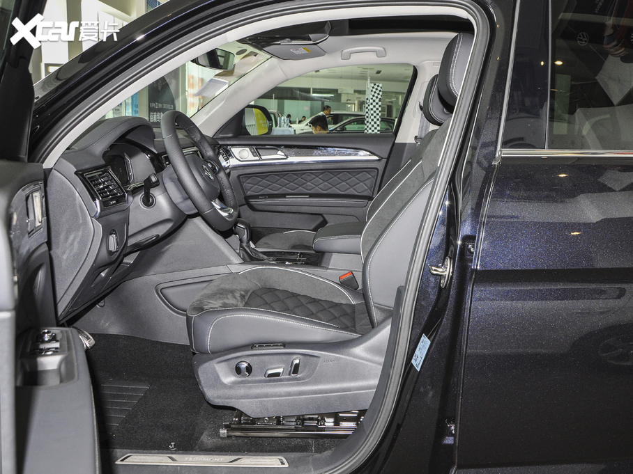 2020;X Ŀ 330TSI (q)A