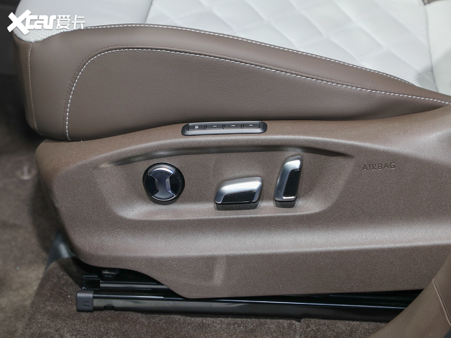 2020;X Ŀ 530 V6 (q)Ş