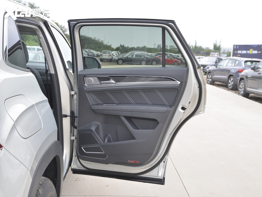 2020;X Ŀ 330TSI (q)A