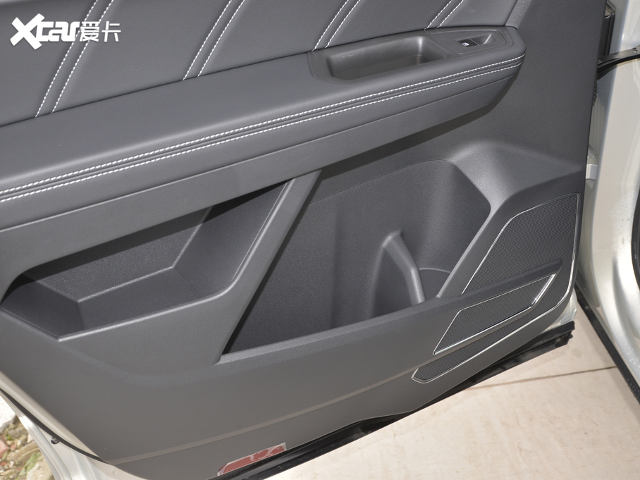 2020;X Ŀ 330TSI (q)A