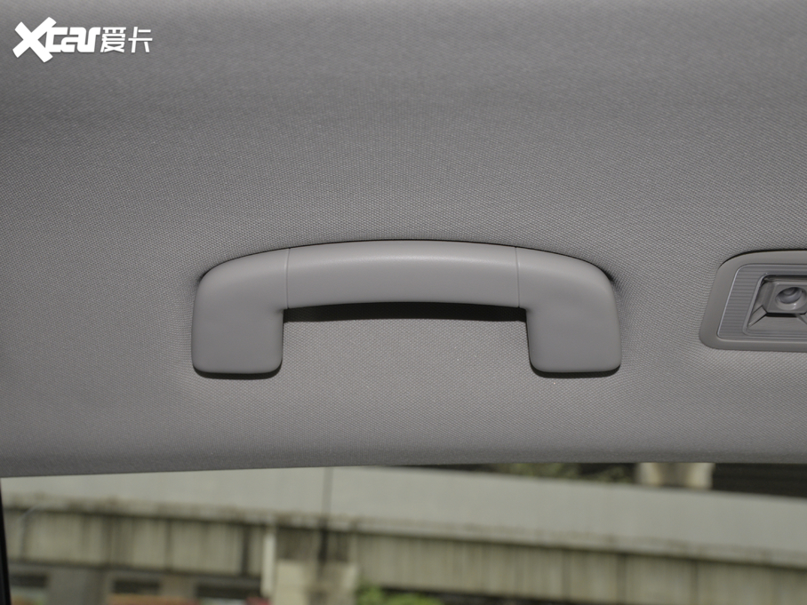 2020;X Ŀ 330TSI (q)A