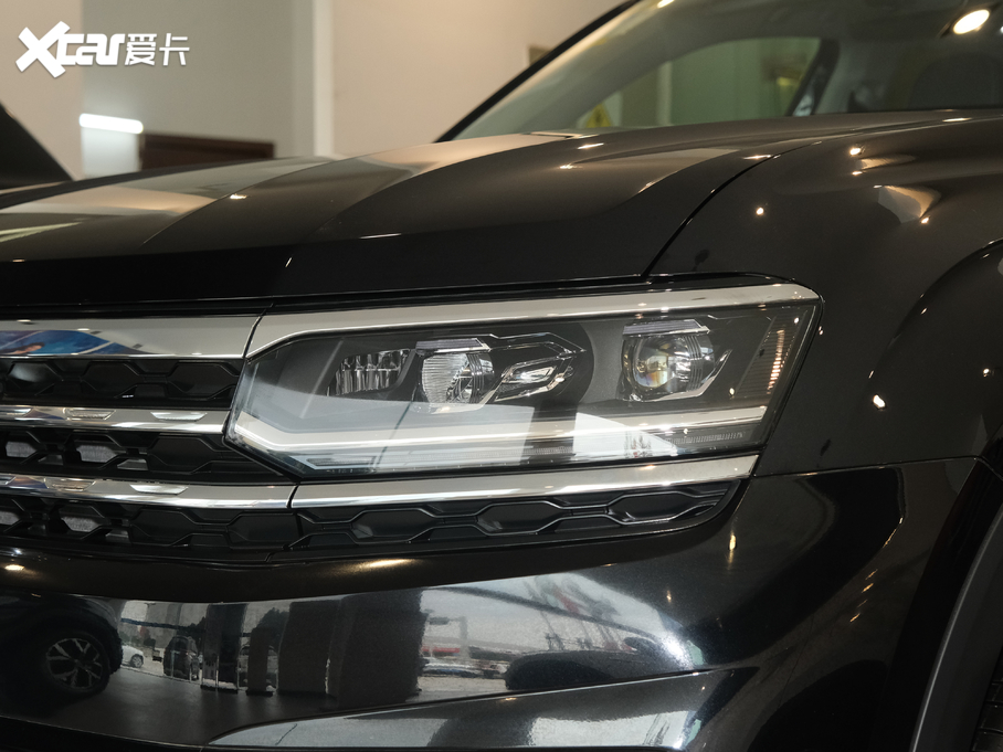 2020;X Ŀ 530 V6 (q)A