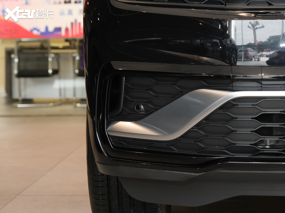 2020;X Ŀ 530 V6 (q)A