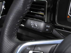 2020款改款 330TSI 两驱尊崇豪华版 中控区