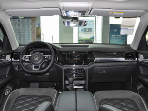 2020款改款 330TSI 两驱尊崇豪华版 内饰全景