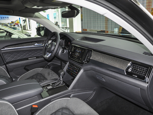 2020款改款 330TSI 两驱尊崇豪华版 中控区