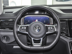 2020款改款 330TSI 两驱尊崇豪华版 方向盘