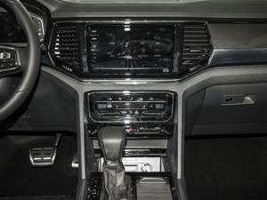 2020款改款 380TSI 四驱豪华版 中控台