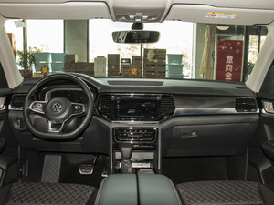 2020款改款 380TSI 四驱豪华版 内饰全景