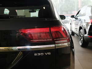 2020款改款 530 V6 四驱尊崇豪华版 尾灯