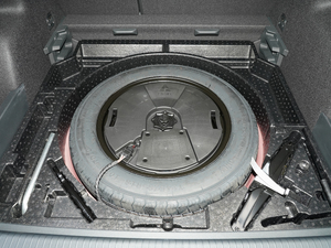2021款380TSI 四驱尊崇旗舰版 备胎