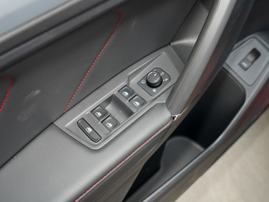 2021款380TSI 四驱尊崇旗舰版 主驾车窗控制区	