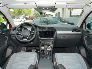 2021款380TSI 四驱尊崇旗舰版 内饰全景