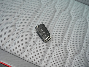 2021款380TSI 四驱尊崇旗舰版 车钥匙