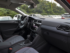 2021款330TSI 两驱尊崇旗舰版 中控区