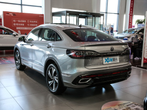 2021款330TSI 两驱越享版 左后45度