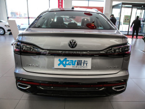 2021款330TSI 两驱越享版 正后	