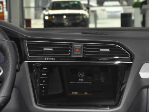 2021款380TSI 四驱旗舰版 空调出风口