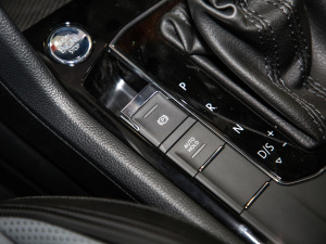 2021款330TSI 两驱越享版 驻车制动器
