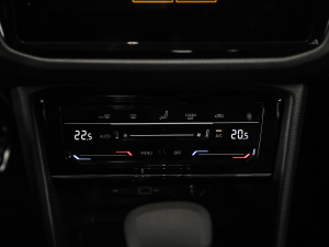 2021款330TSI 两驱越享版 中控区