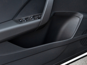 2021款330TSI 四驱豪华版PLUS 前门储物空间