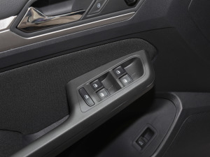 2021款230TSI DSG风尚版 主驾车窗控制区	
