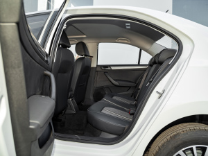2021款1.5L 手动舒适版 后排空间