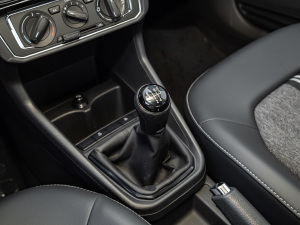 2021款1.5L 手动舒适版 换挡杆