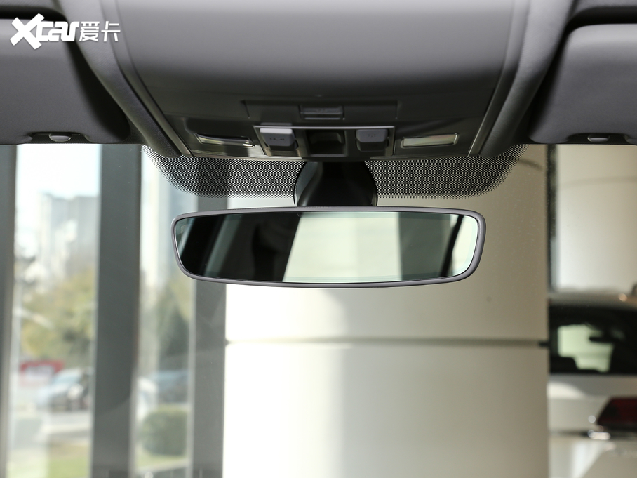 2021;^L 330TSI Ş  R-Line