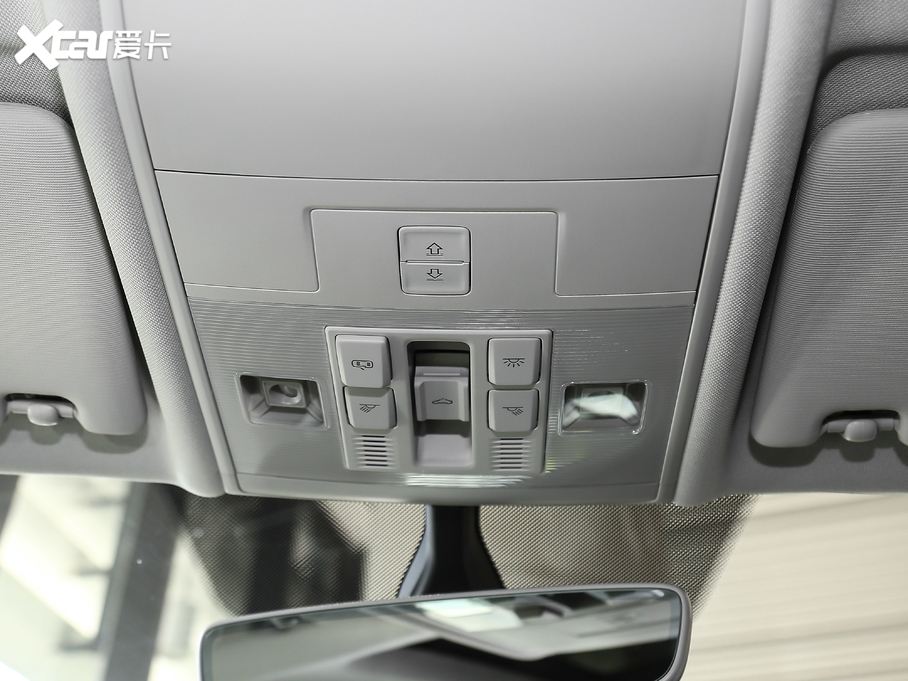 2021;^L 330TSI Ş  R-Line