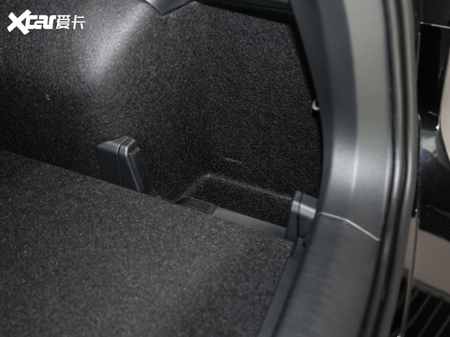 2021;^L 330TSI Ş  R-Line