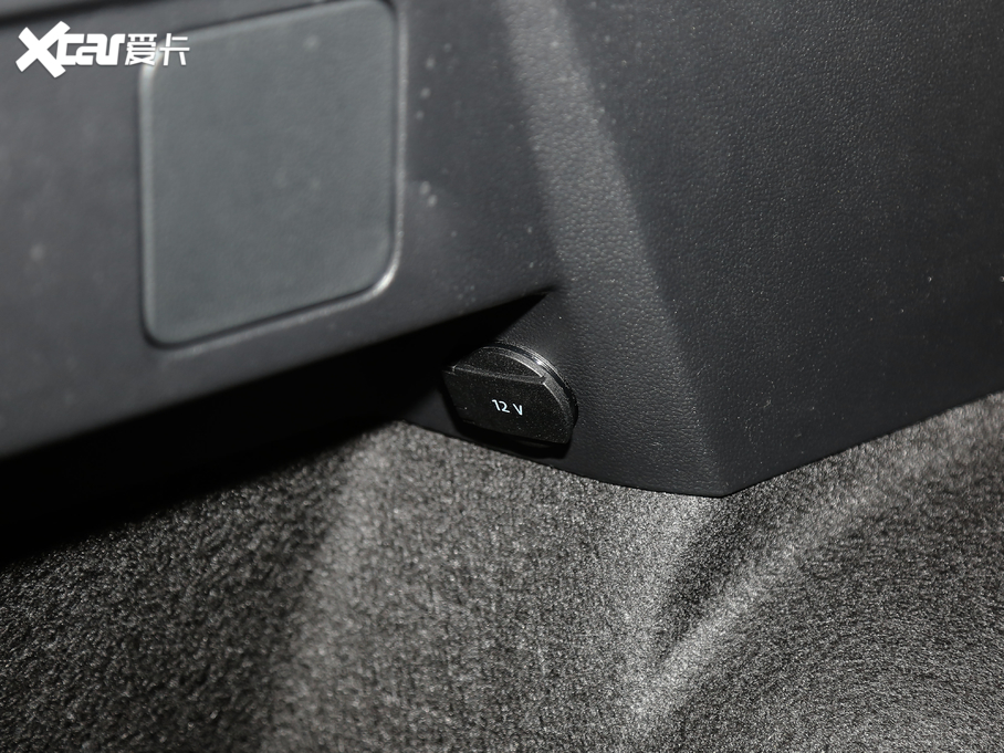 2021;^L 330TSI Ş  R-Line