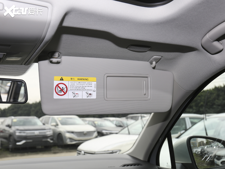 2021��;�^L 330TSI ������