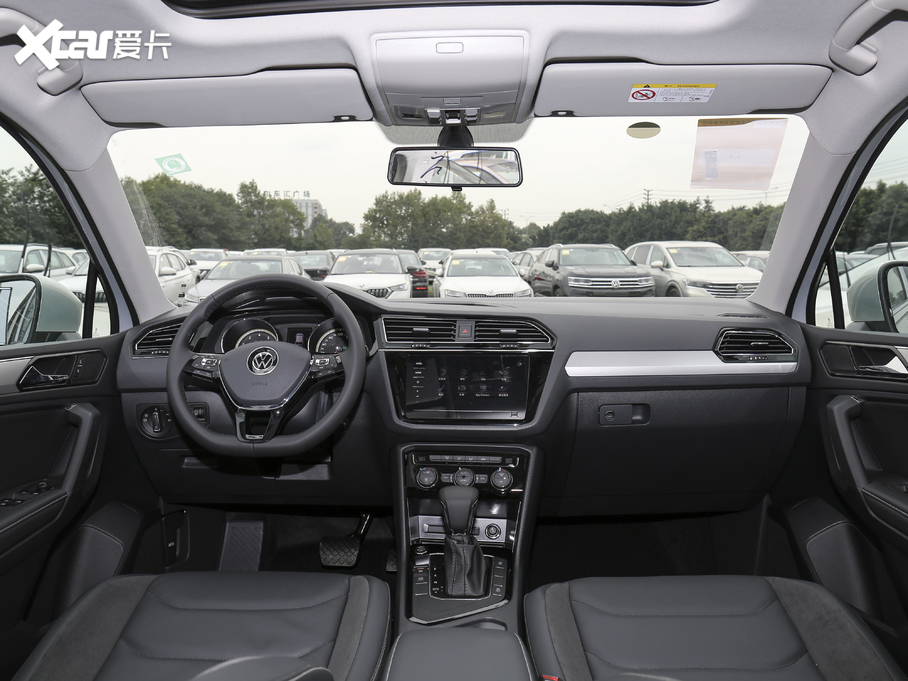 2021��;�^L 330TSI ������