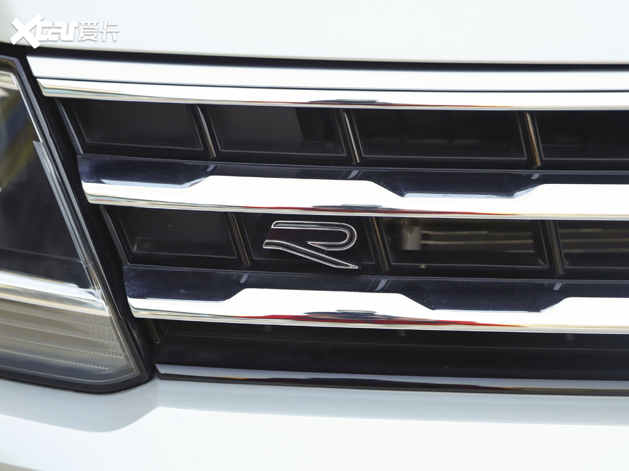 2021;^L 330TSI Խ R-Line