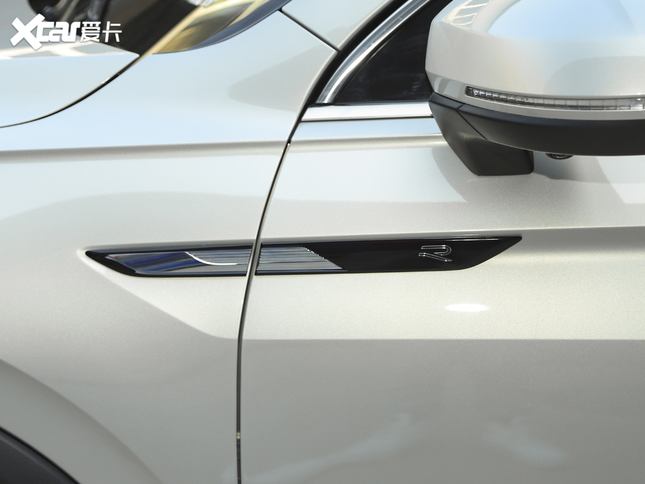 2021;^L 330TSI Խ R-Line