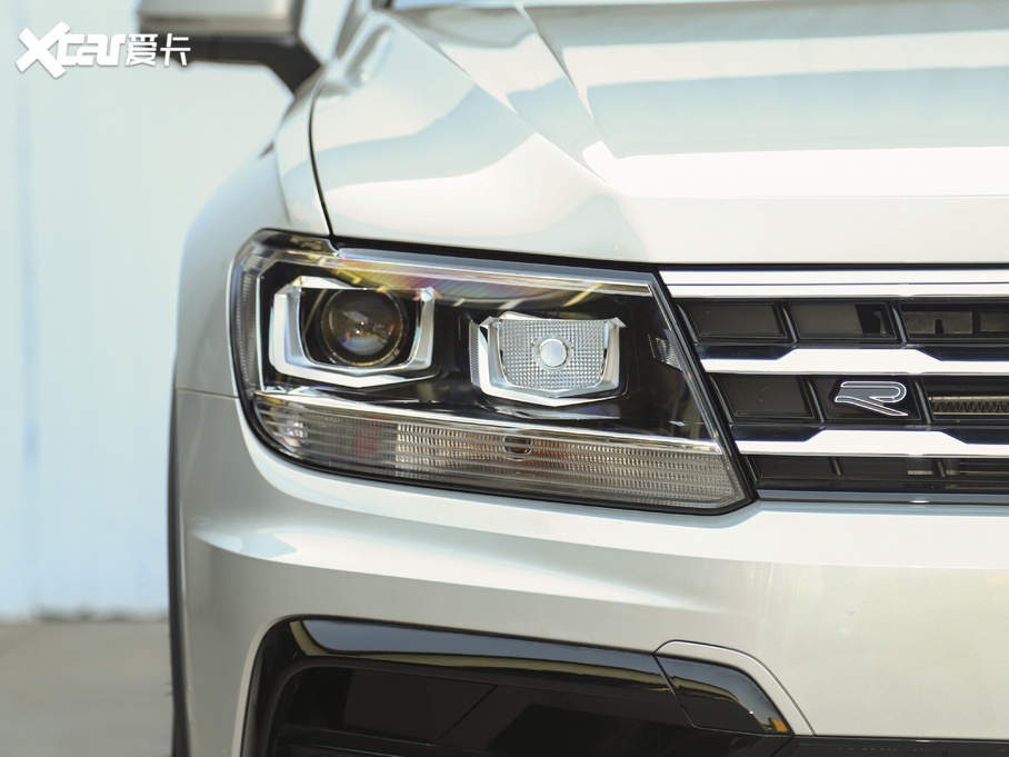 2021;^L 330TSI Խ R-Line