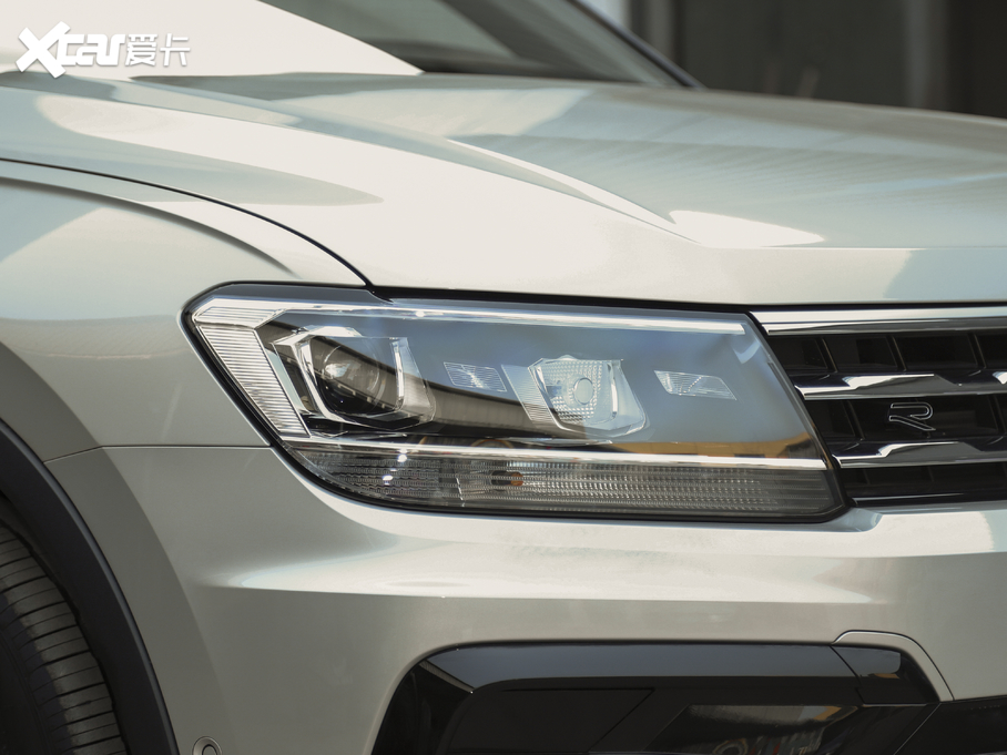 2021;^L 330TSI Խ R-Line