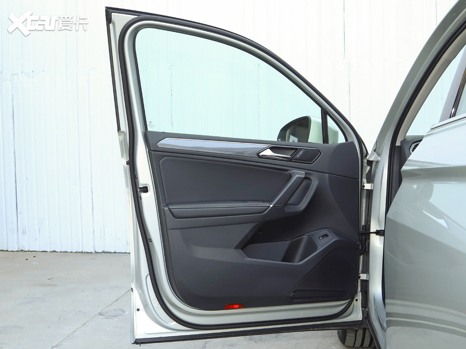 2021;^L 330TSI Խ R-Line