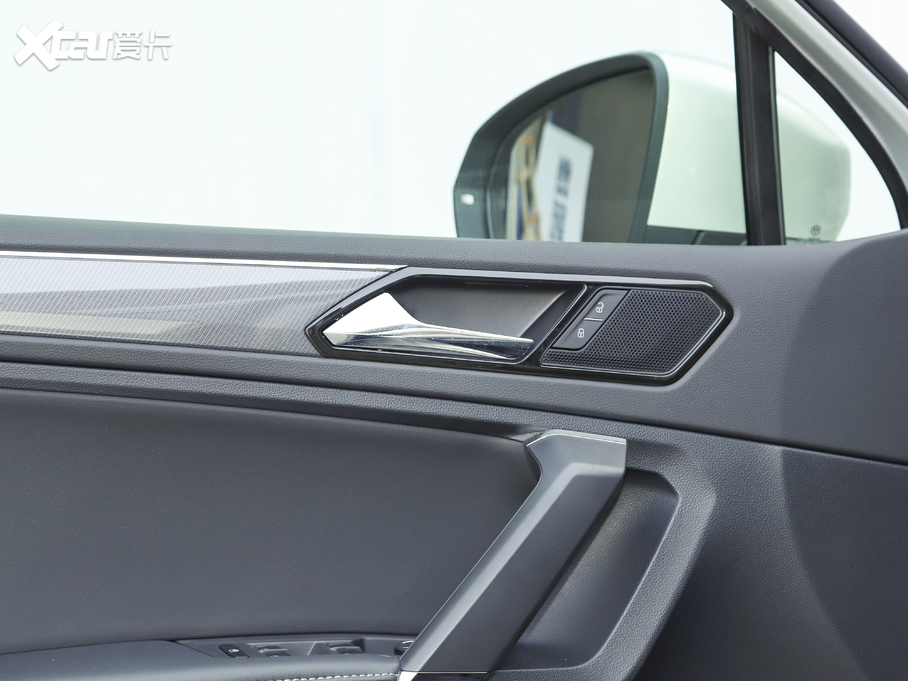 2021;^L 330TSI Խ R-Line